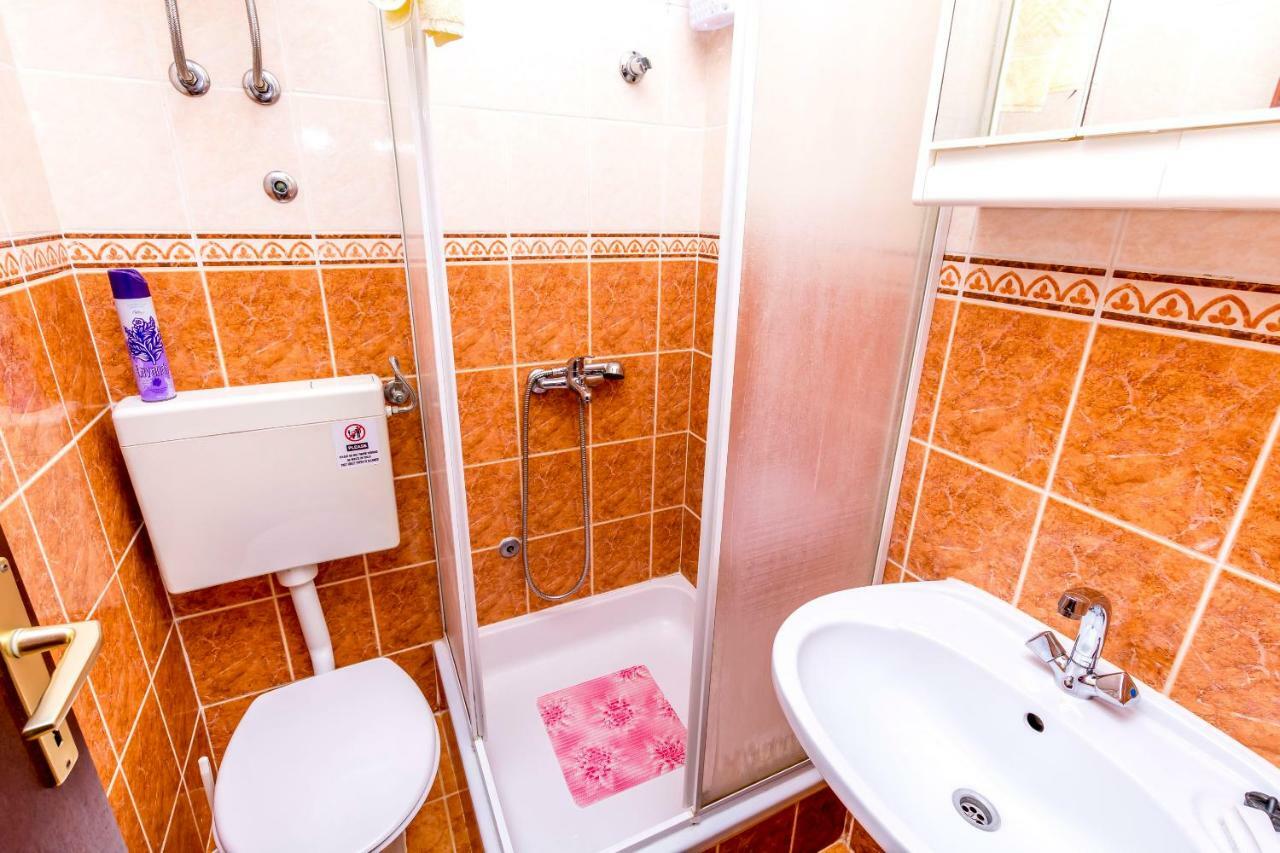 Apartments Bozo Razanj Ngoại thất bức ảnh