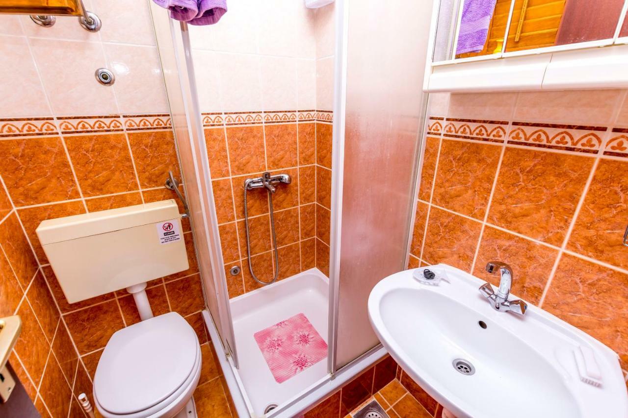 Apartments Bozo Razanj Ngoại thất bức ảnh